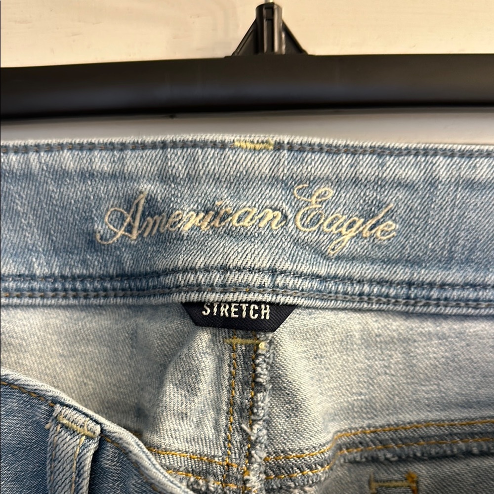 Women's American Eagle Jeans - Picture 2 of 8